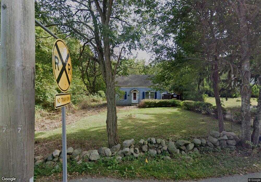 40 Beechwood St, Cohasset, MA 02025 - photo 1