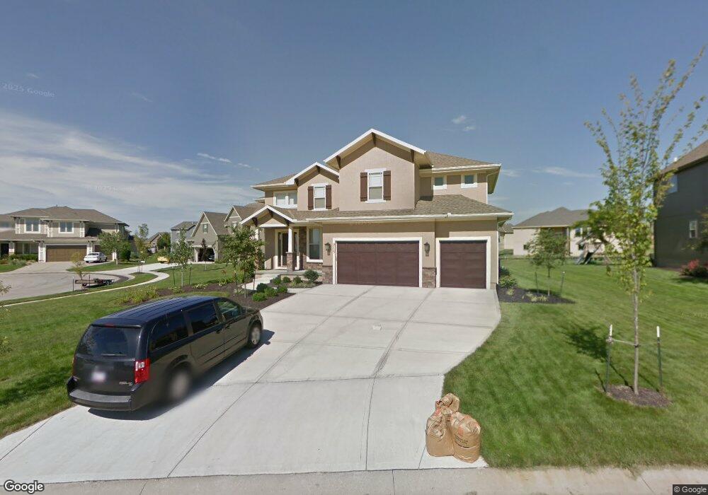 9723 Hastings St, Lenexa, KS 66227 - photo 1