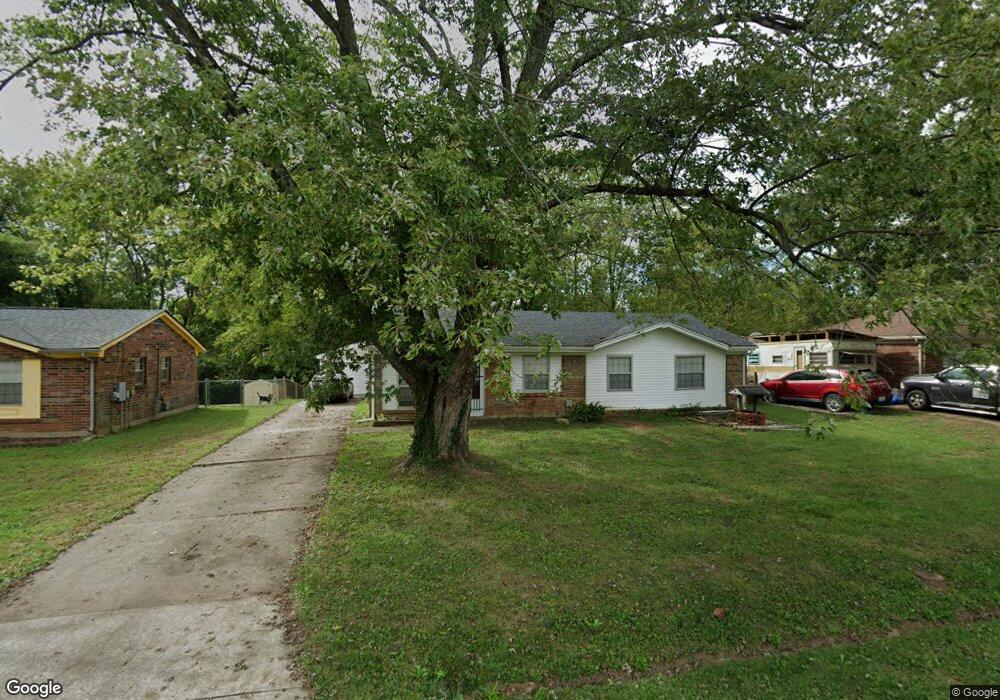 7730 Rochelle Rd, Louisville, KY 40228 - photo 1