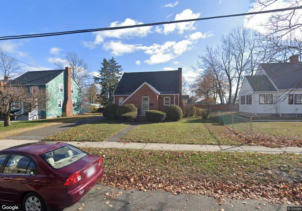 38 Sycamore St, Holyoke, MA 01040 - photo 1