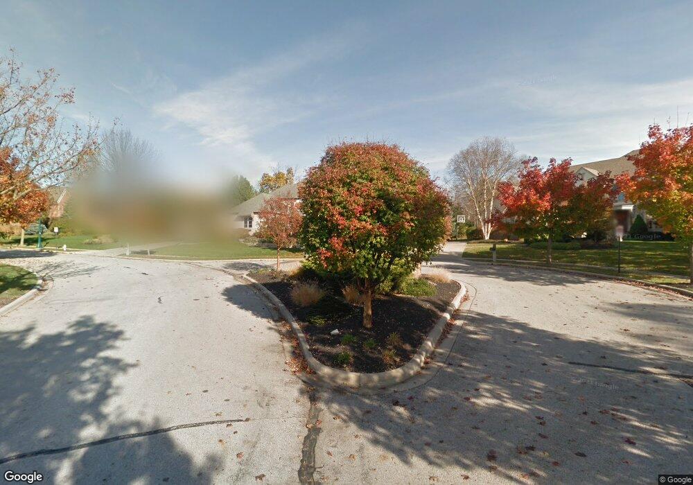 3915 Tarrington Ln, Columbus, OH 43220 - photo 1