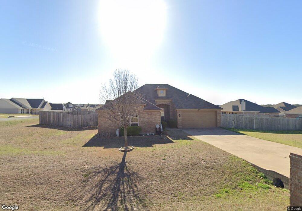 910 Winding Rd, Granbury, TX 76049 - photo 1