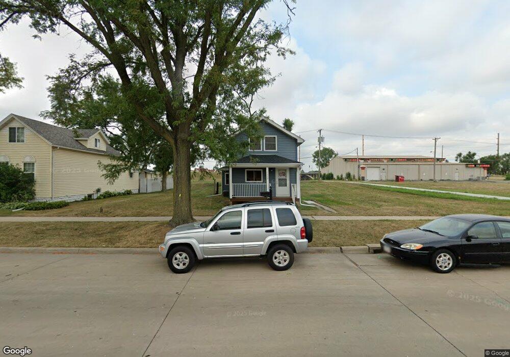 1229 2nd St SE, Cedar Rapids, IA 52401 - photo 1