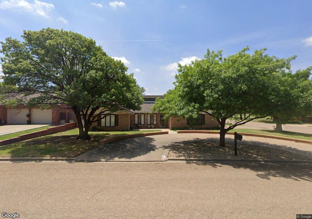 3305 Grandview Dr, Plainview, TX 79072 - photo 1