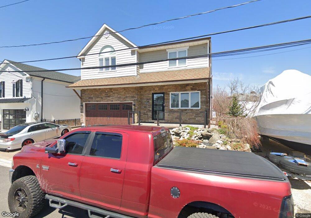 2847 Clubhouse Rd, Bellmore, NY 11710 - photo 1