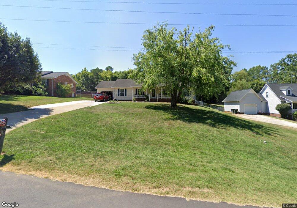 820 Rockcliff Terrace, Asheboro, NC 27205 - photo 1