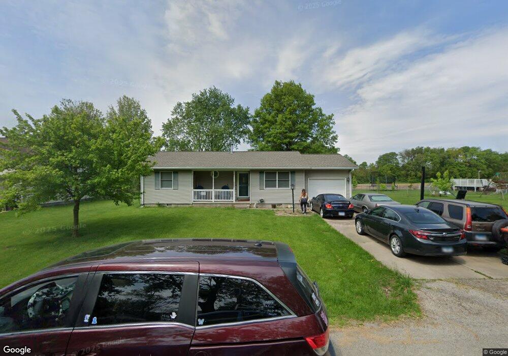 811 Bryan Ave, Lincoln, IL 62656 - photo 1