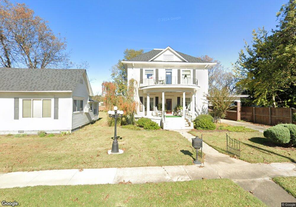 210 W 3rd St, Stuttgart, AR 72160 - photo 1