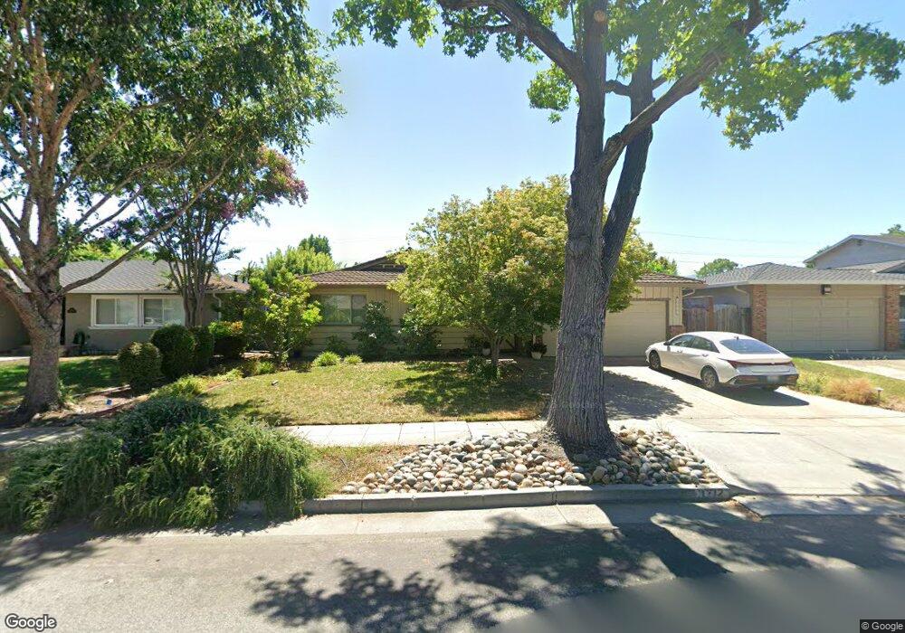 Sold $1,650,000 • Co-Listing Agent