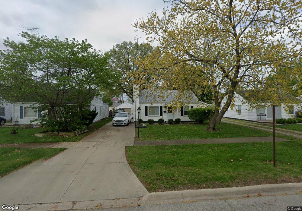 1613 Broadway St, Lincoln, IL 62656 - photo 1