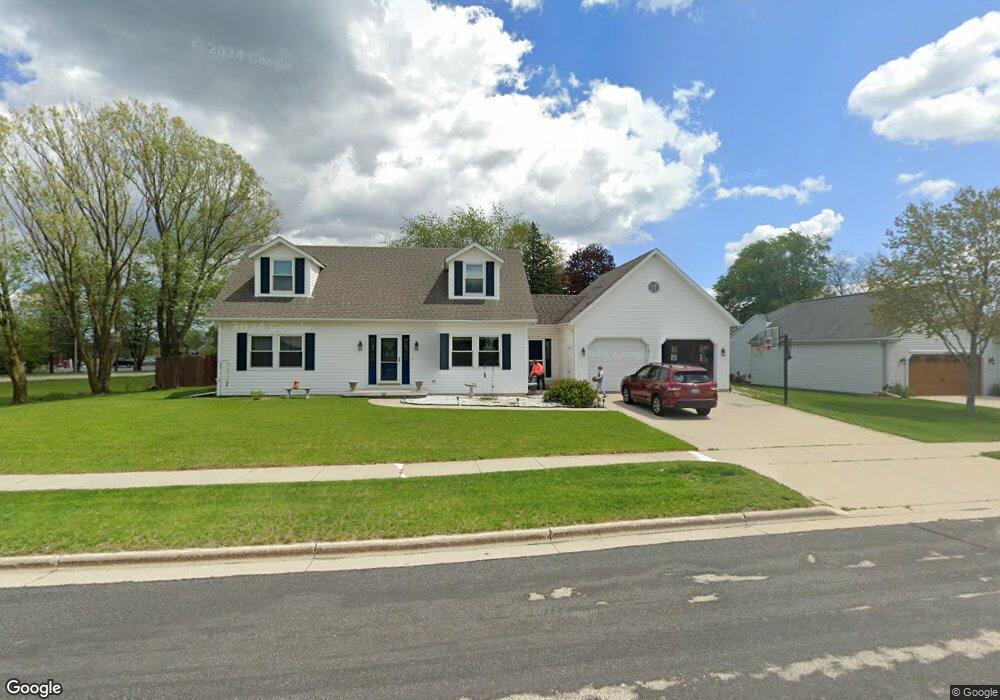 201 Whisper Ln, Kewaskum, WI 53040 - photo 1