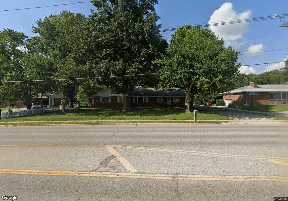 910 W Kirby Ave, Champaign, IL 61821 - photo 1