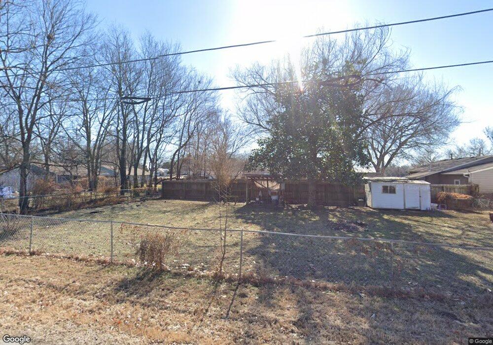 447 E Claremore St, Claremore, OK 74017 - photo 1