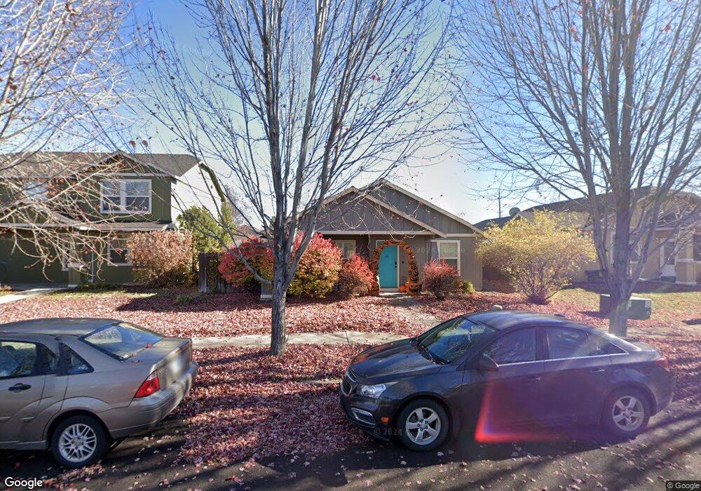 1356 NE 4th St, Redmond, OR 97756 - photo 1