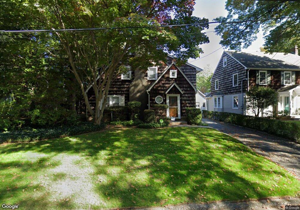 11 Surrey Ln, Great Neck, NY 11023 - photo 1