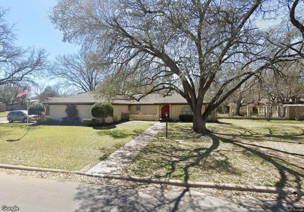 810 Berkley Dr, Cleburne, TX 76033 - photo 1