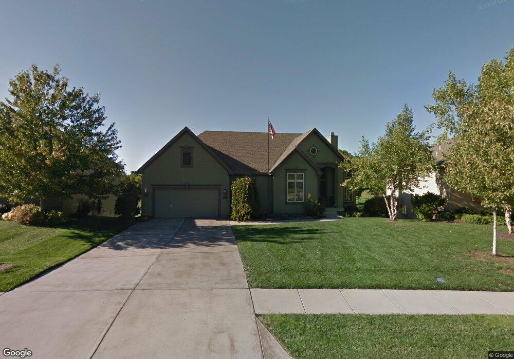 4920 Bradshaw St, Shawnee, KS 66216 - photo 1