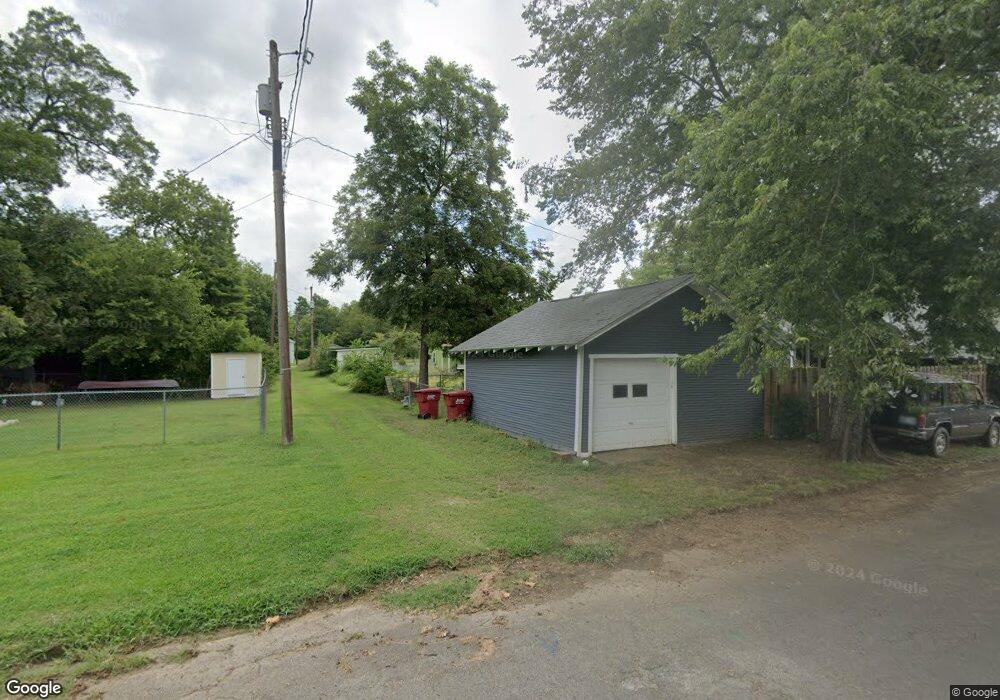 903 E Jefferson St, Hugo, OK 74743 - photo 1