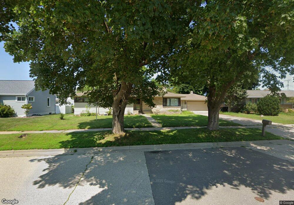 428 S 4th St, La Crescent, MN 55947 - photo 1