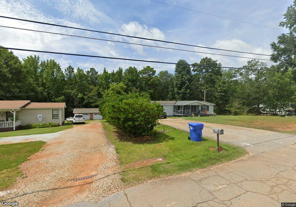 1055 Whiteside Dr, Elberton, GA 30635 - photo 1