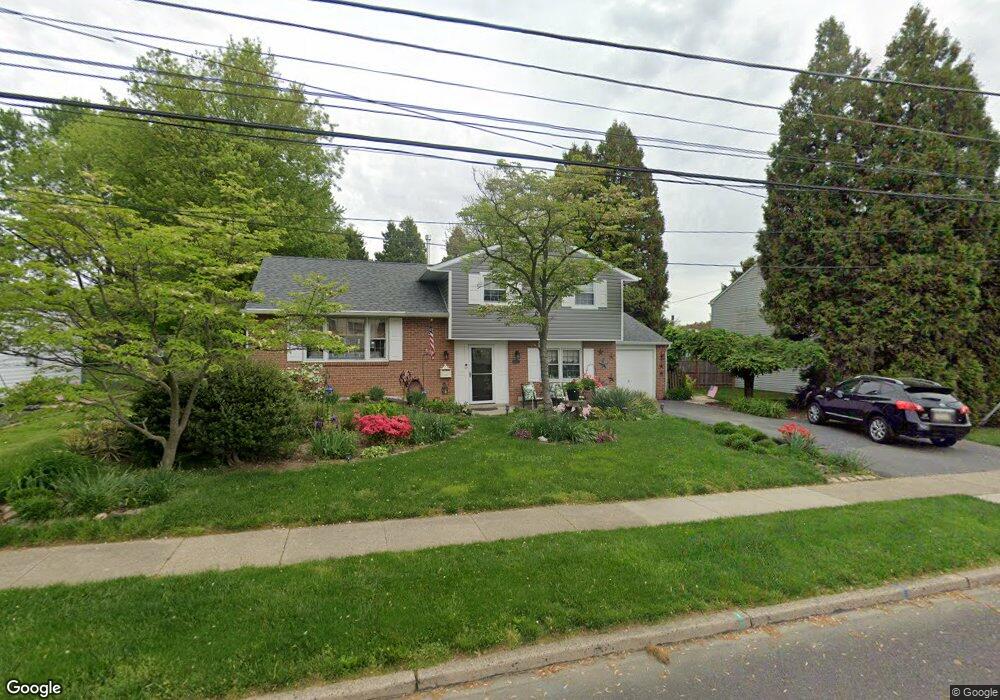 495 Burgundy Dr, Southampton, PA 18966 - photo 1