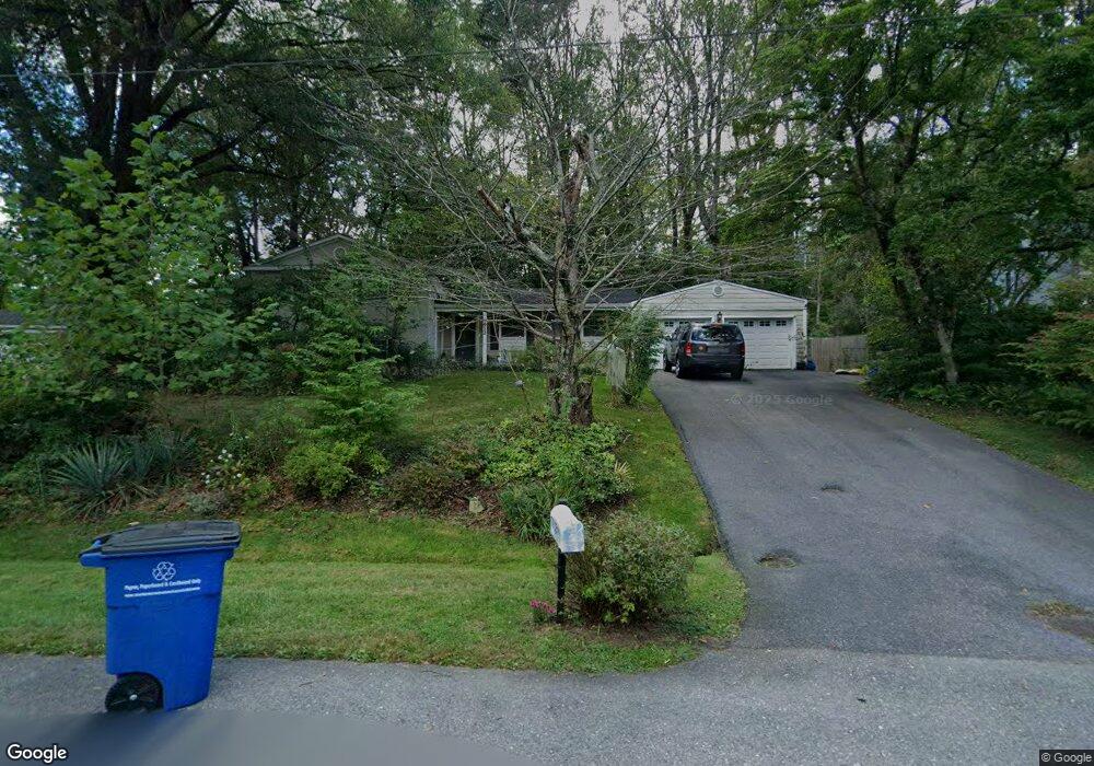 7912 Robison Rd, Bethesda, MD 20817 - photo 1