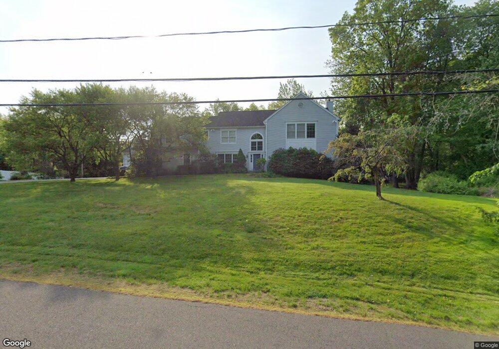 47 Stonehedge Dr S, Greenwich, CT 06831 - photo 1