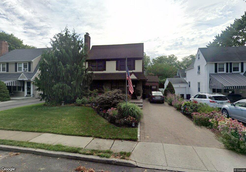 142 Fernwood Terrace, Garden City, NY 11530 - photo 1