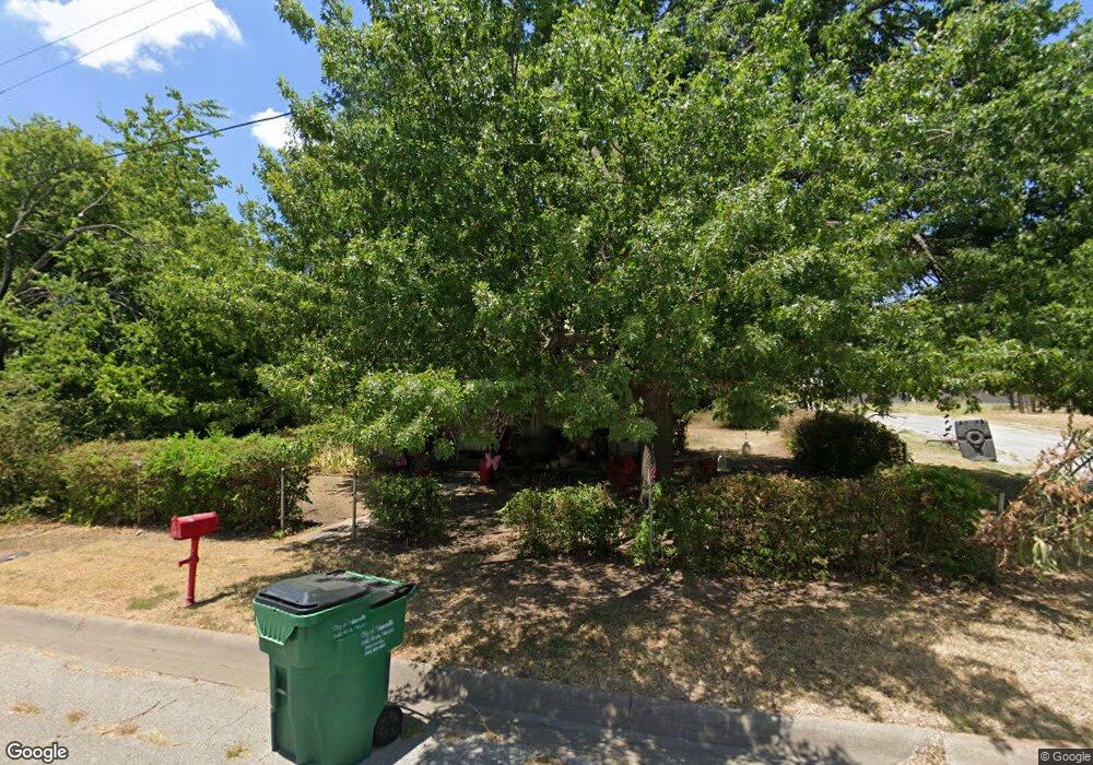 835 Field St, Gainesville, TX 76240 - photo 1