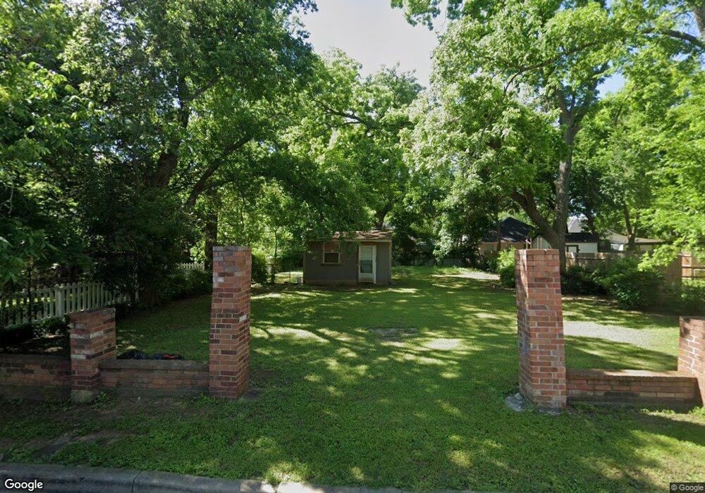 207 W Willingham St, Cleburne, TX 76033 - photo 1