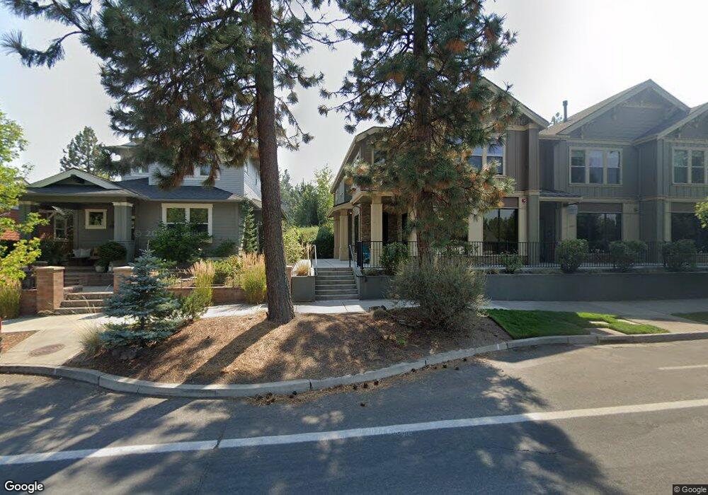 2685 NW Crossing Dr unit 24, Bend, OR 97701 - photo 1