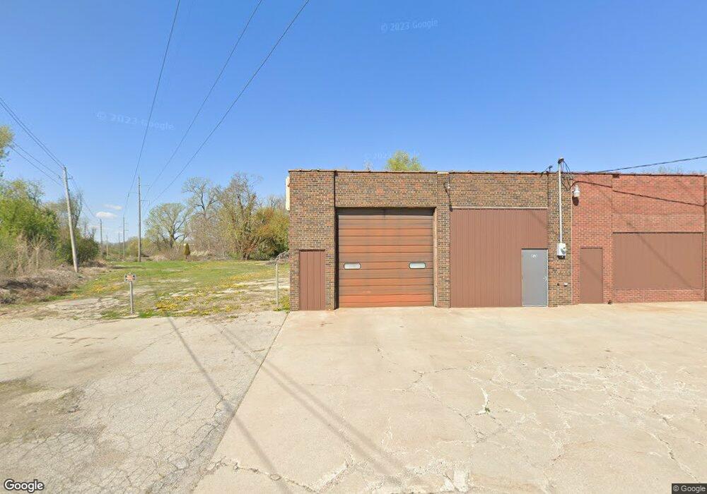 211 1/2 W 11th St N, Newton, IA 50208 - photo 1