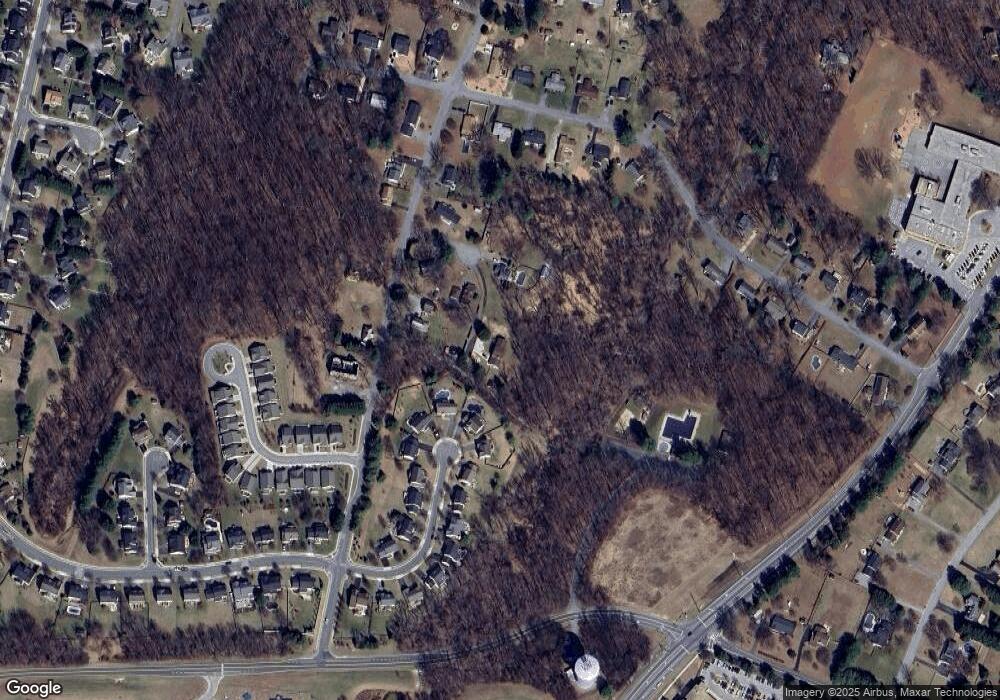 1307 Terrace Ct, Sykesville, MD 21784 - photo 1