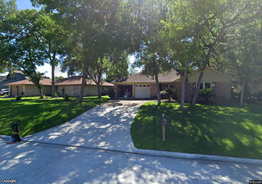 5219 Whittier Oaks Dr, Friendswood, TX 77546 - photo 1