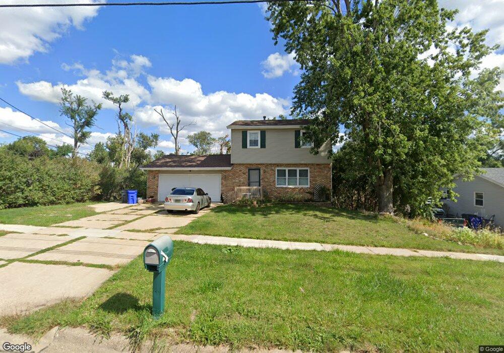 1751 20th St NW, Cedar Rapids, IA 52405 - photo 1