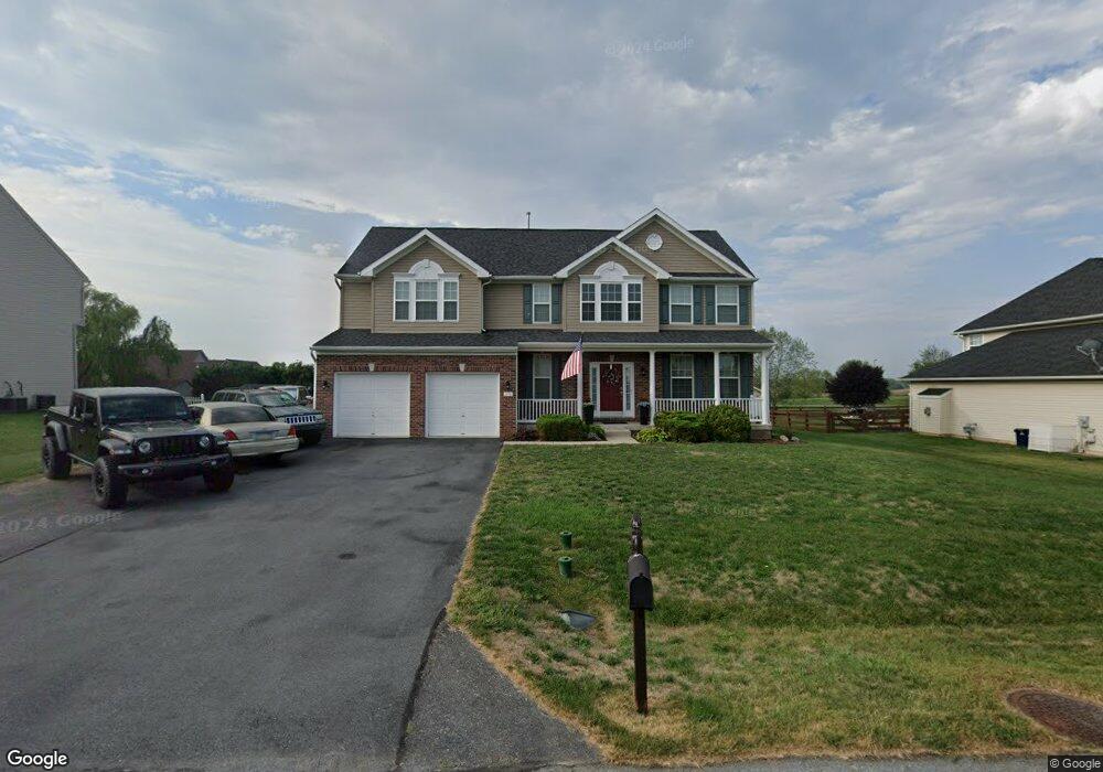 1176 E Pebblebrook Dr, Greencastle, PA 17225 - photo 1