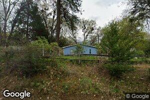 303 E Glenwood St, Grants Pass, OR 97527