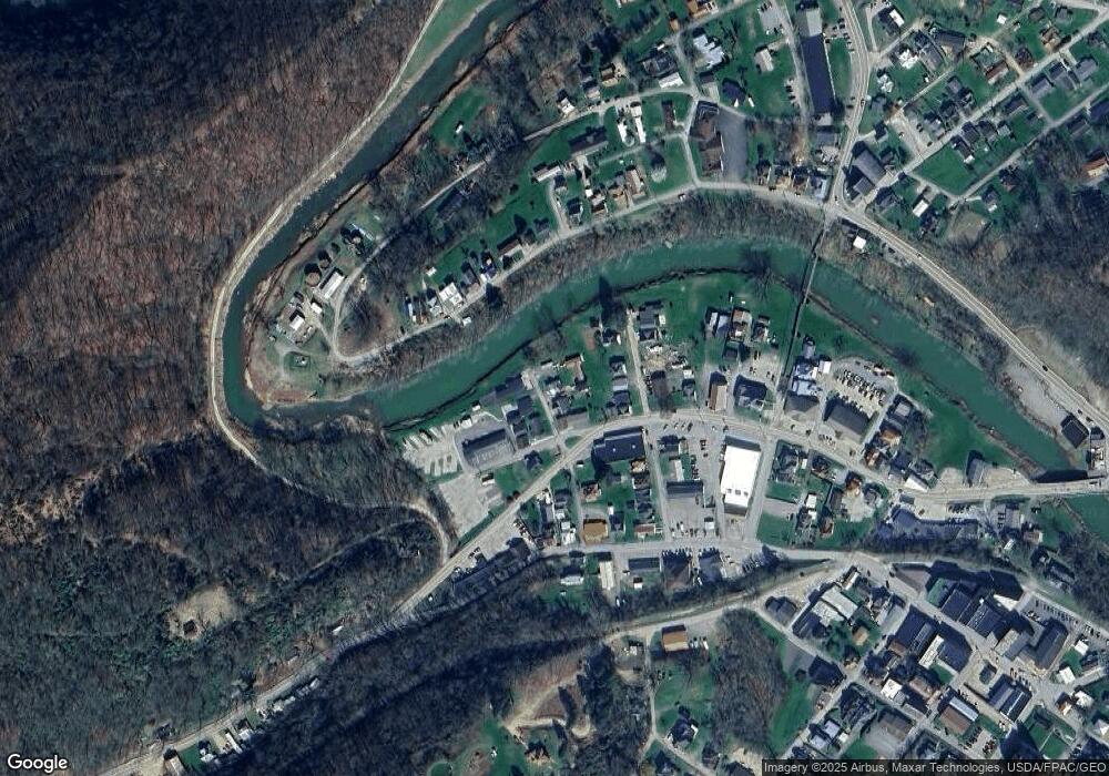 206 Beech St, West Union, WV 26456 - photo 1