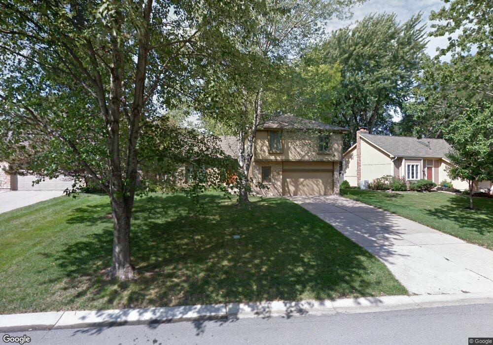 8936 Twilight Ln, Lenexa, KS 66219 - photo 1