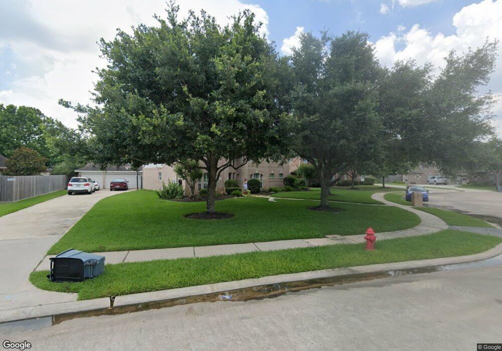 512 Falcon Lake Dr, Friendswood, TX 77546 - photo 1