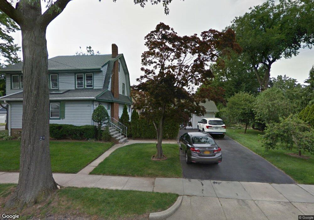 27 Smith St, Lynbrook, NY 11563 - photo 1