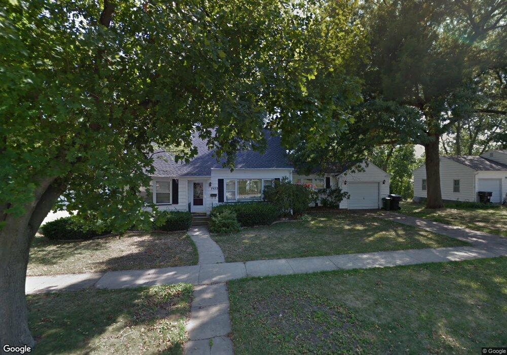 1522 W 3rd St, Cedar Falls, IA 50613 - photo 1