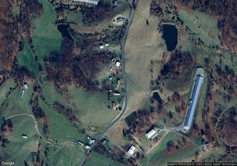 881 Pumpkin Center Rd, Petersburg, WV 26847 - photo 1