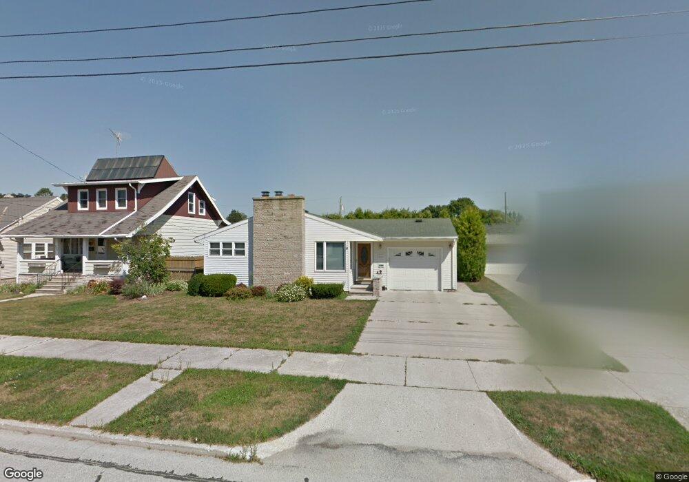 2004 29th St, Two Rivers, WI 54241 - photo 1