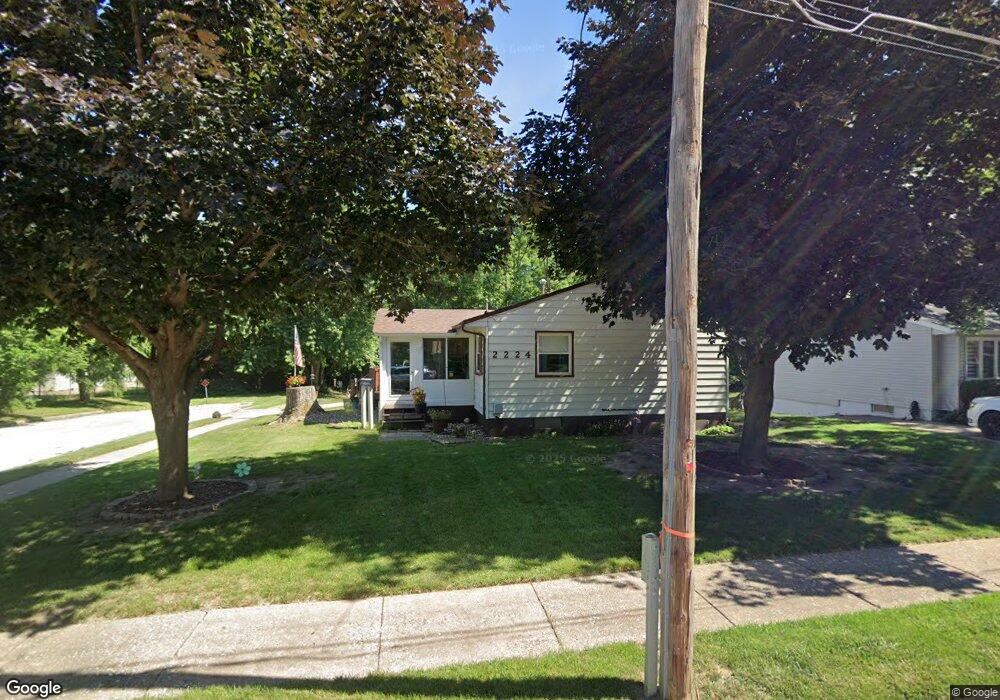 2224 W Dover Ct, Davenport, IA 52804 - photo 1