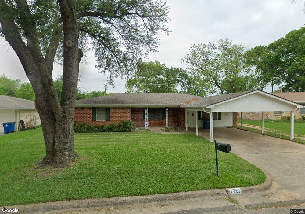 1711 Lyndale Dr, Ennis, TX 75119 - photo 1