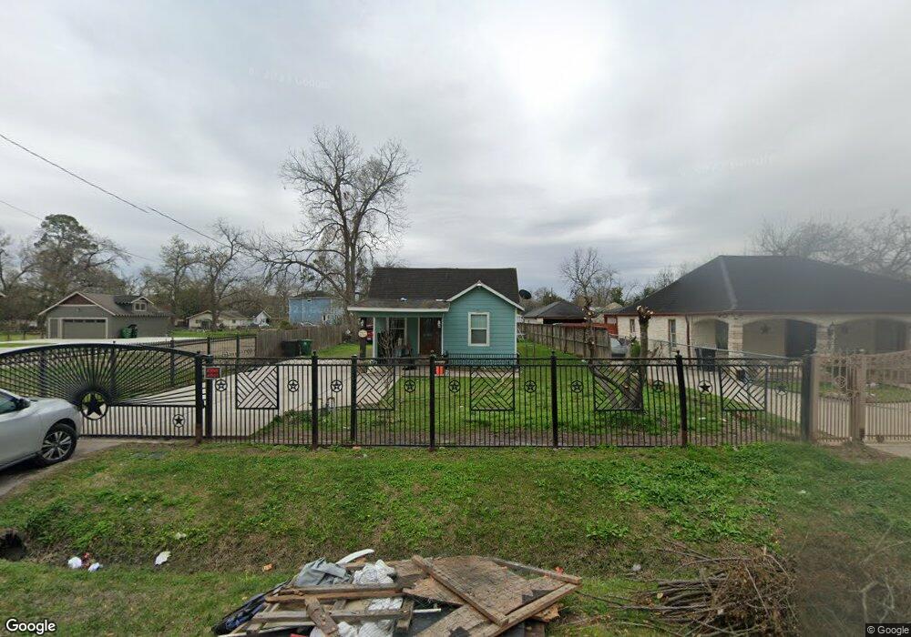 912 Eubanks St, Houston, TX 77022 - photo 1