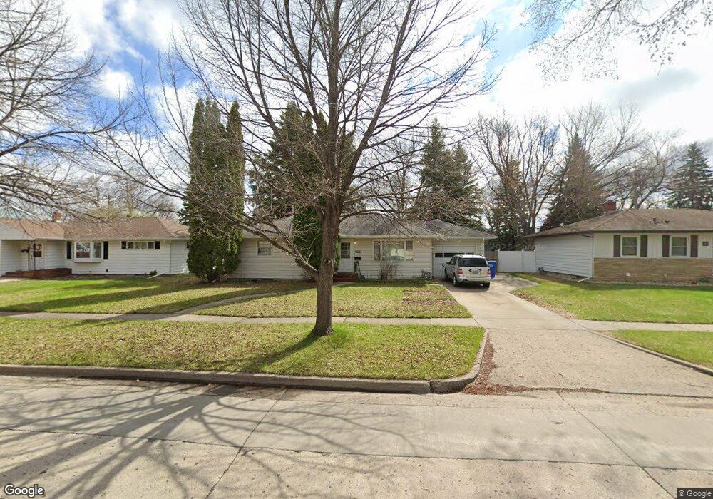 1742 6th St S, Fargo, ND 58103 - photo 1