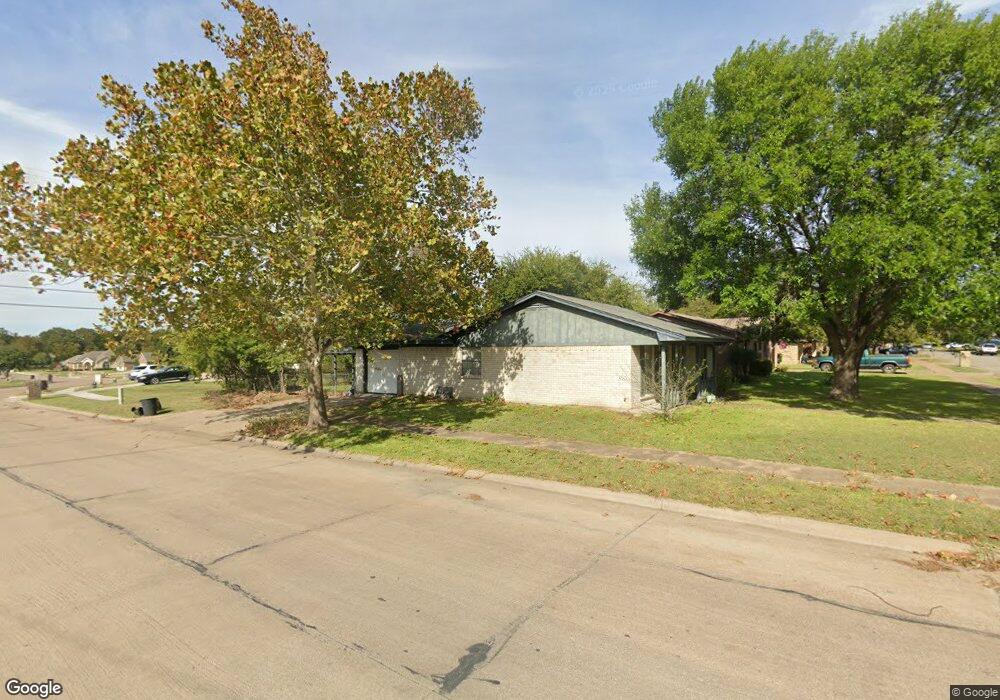 912 Phillips Dr, Ennis, TX 75119 - photo 1