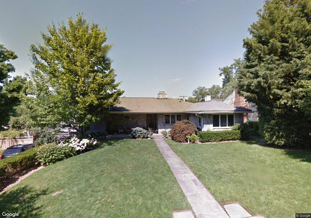 25 Van Arsdale Place, Manhasset, NY 11030 - photo 1